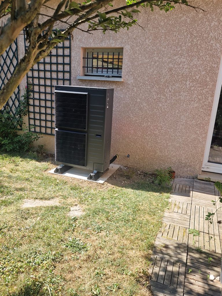 Réalisation R-SPACE : pompe à chaleur air/eau en extérieur